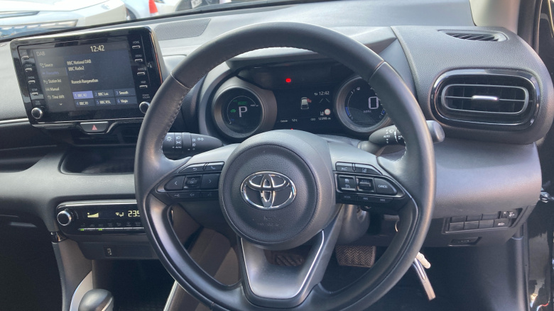 Toyota Yaris 1.5 Hybrid Design 5dr CVT Hybrid Hatchback